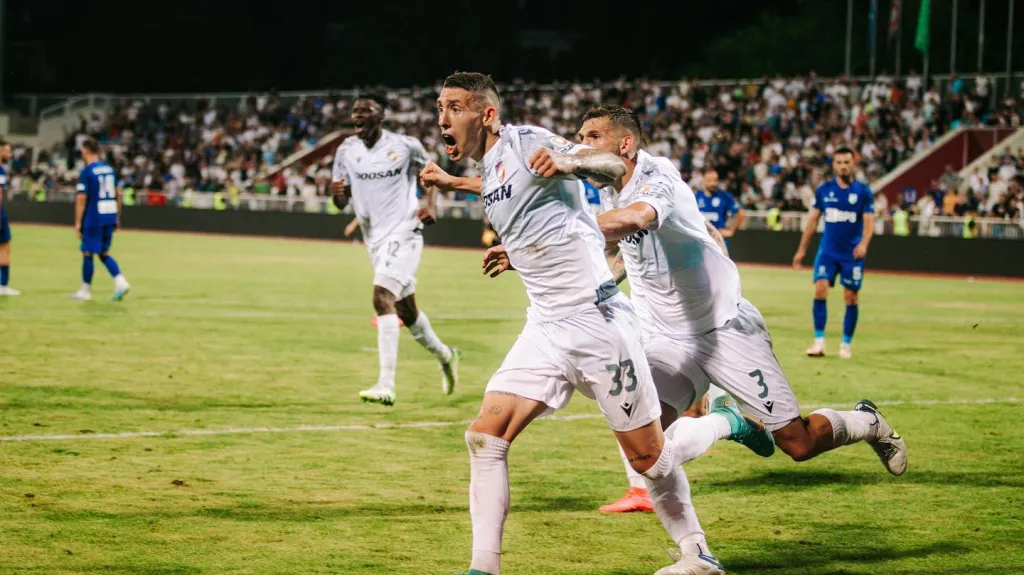 Erik Jirka slaví vítězný gól do sítě Drity