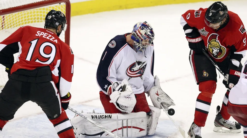 Milan Michálek v utkání s Columbusem