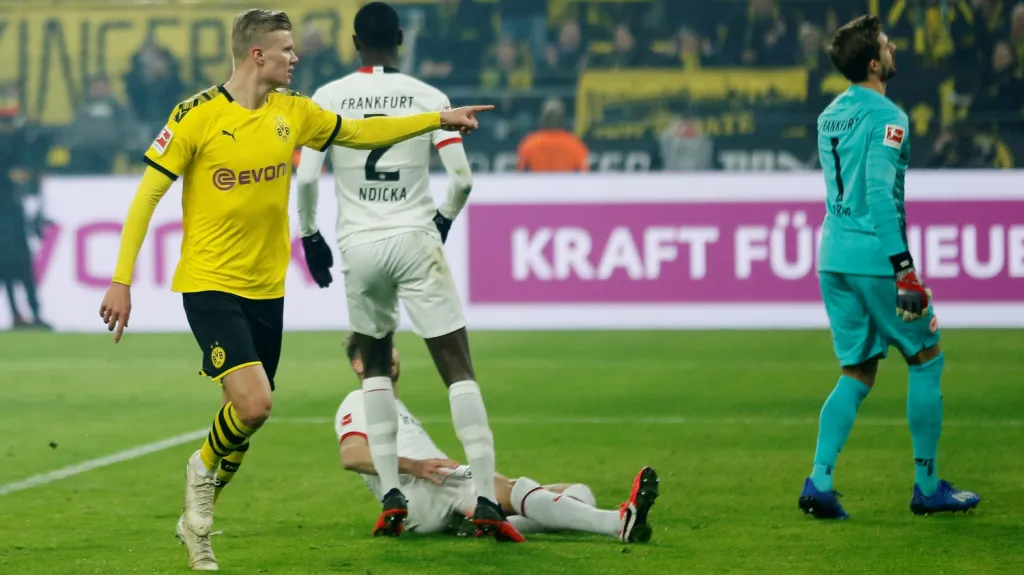 Erling Haaland se raduje z branky