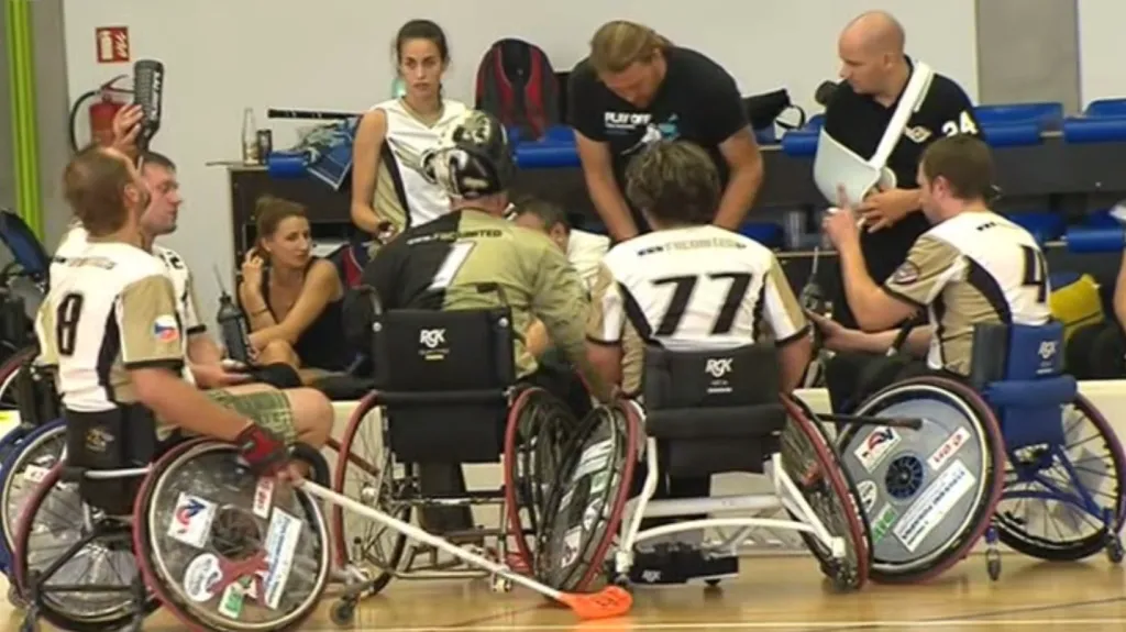 Florbalisté na vozíčku se utkali na Třebešíně, triumfovali Českobudějovičtí