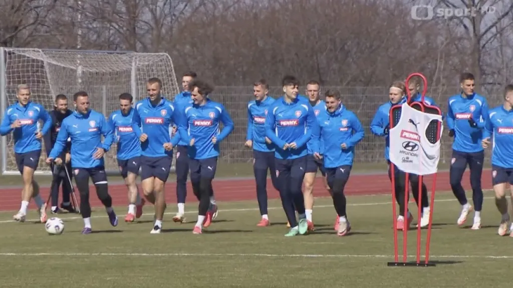 Fotbalistům pomahá na Strahově přípravný stan