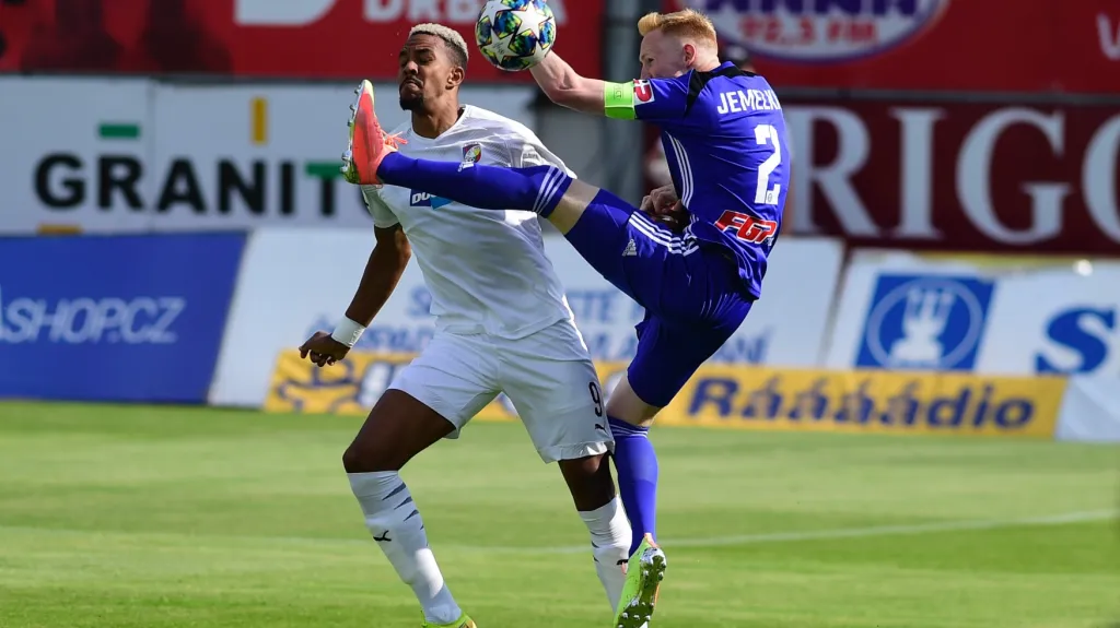 Olomoucký Jemelka v souboji s Beauguelem