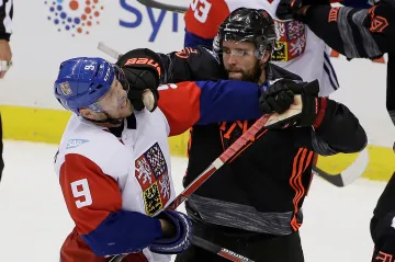 Milan Michálek (vlevo) a Aaron Ekblad