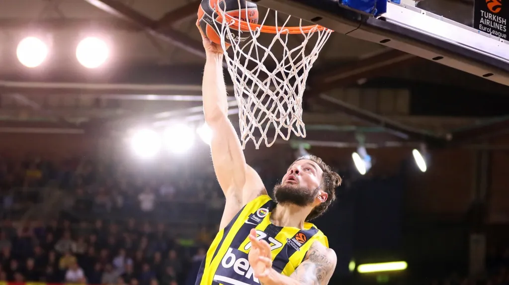 Joffrey Lauvergne z Fenerbahce
