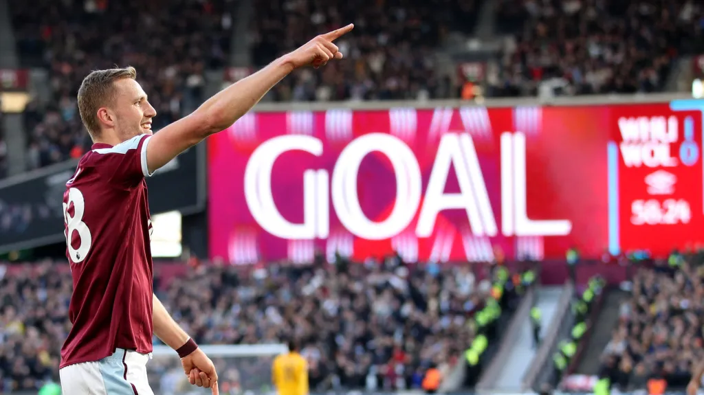 Tomáš Souček se raduje z gólu