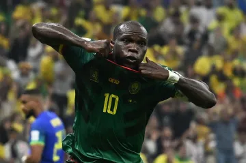 Vincent Aboubakar z Kamerunu se raduje z gólu