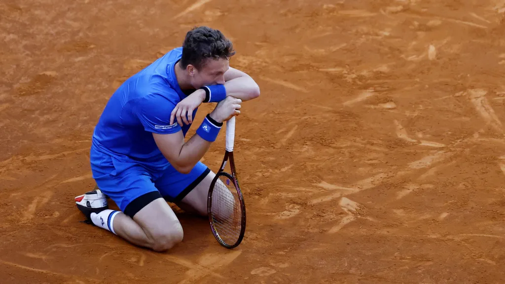 Jiří Lehečka na kurtu v Madridu těsně před odstoupením