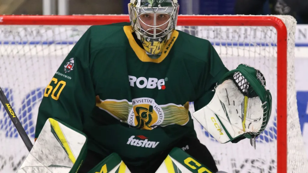 Vsetínský brankář Maxim Žukov