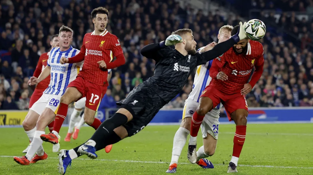 Tygří skok Vítězslava Jaroše z Liverpoolu v utkání v Brightonu