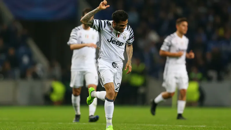 Slavící Dani Alves