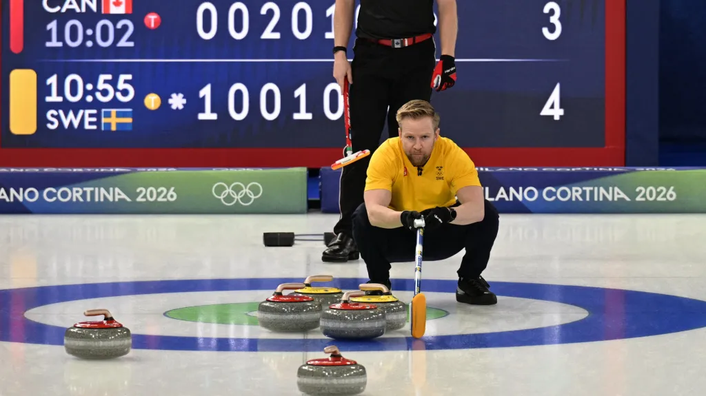 Švéd Niklas Edin v zápase s Kanadou