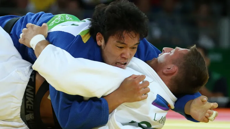 Lukáš Krpálek v duelu s Japoncem Hagou