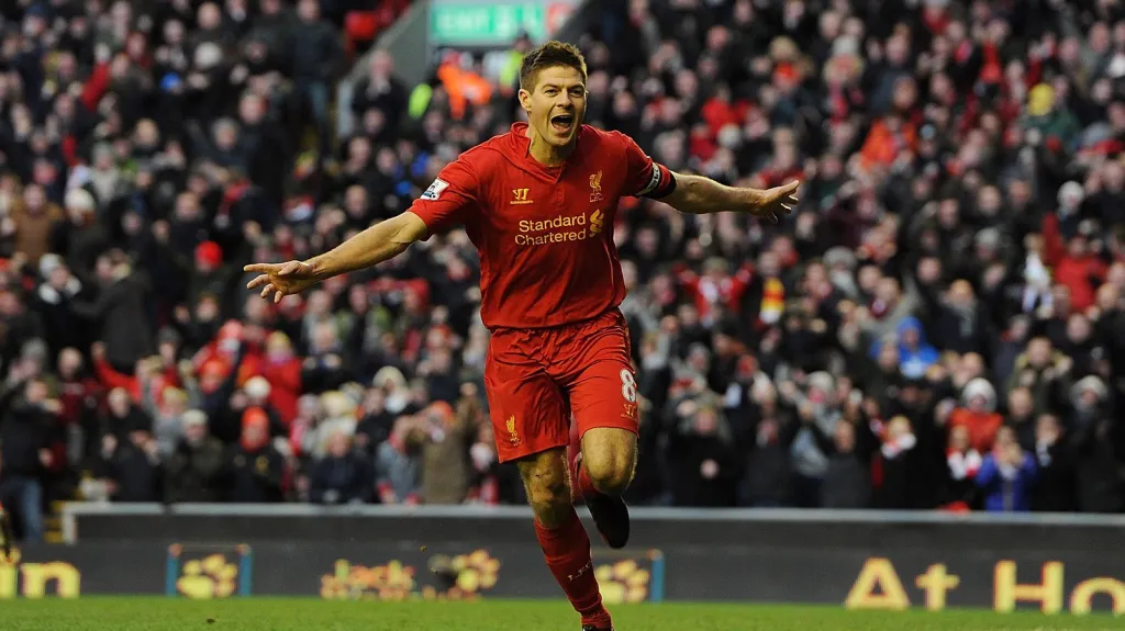 Slavící Steven Gerrard