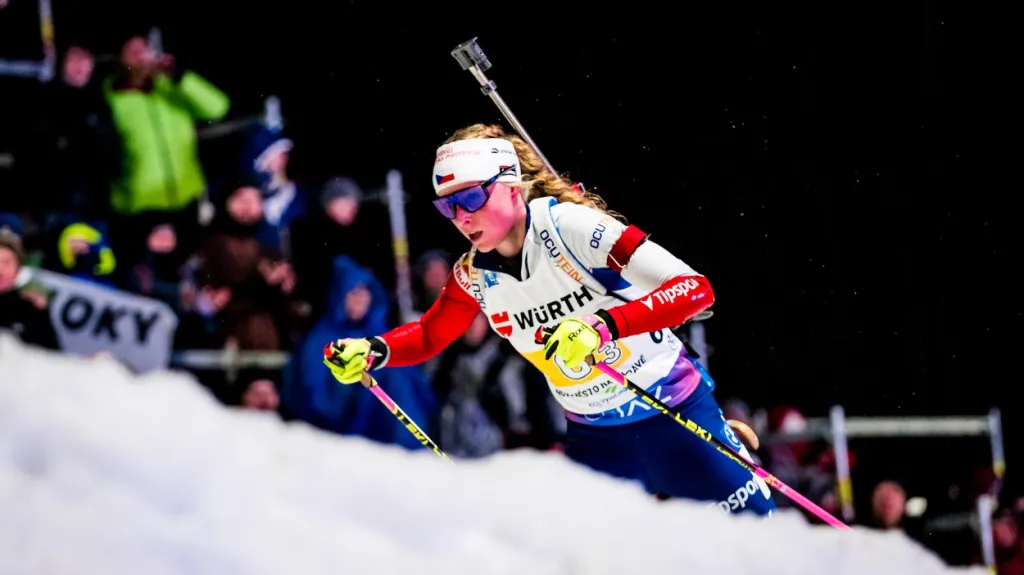 Markéta Davidová v náročném stoupání v Novém Městě na Moravě