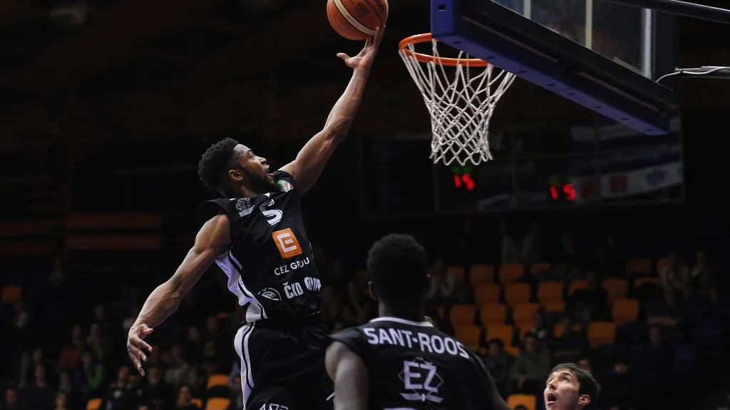 Basketbalisté Nymburka