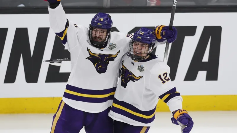 Finále NCAA si zahraje Denver s Minnesotou State, kterou táhne Pavel