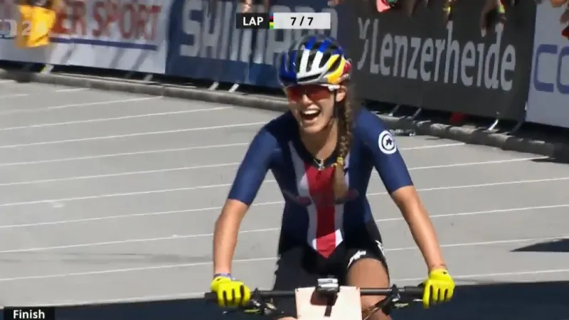 Pro titul si dojela Američanka Courtneyová, Schurter slaví posedmé