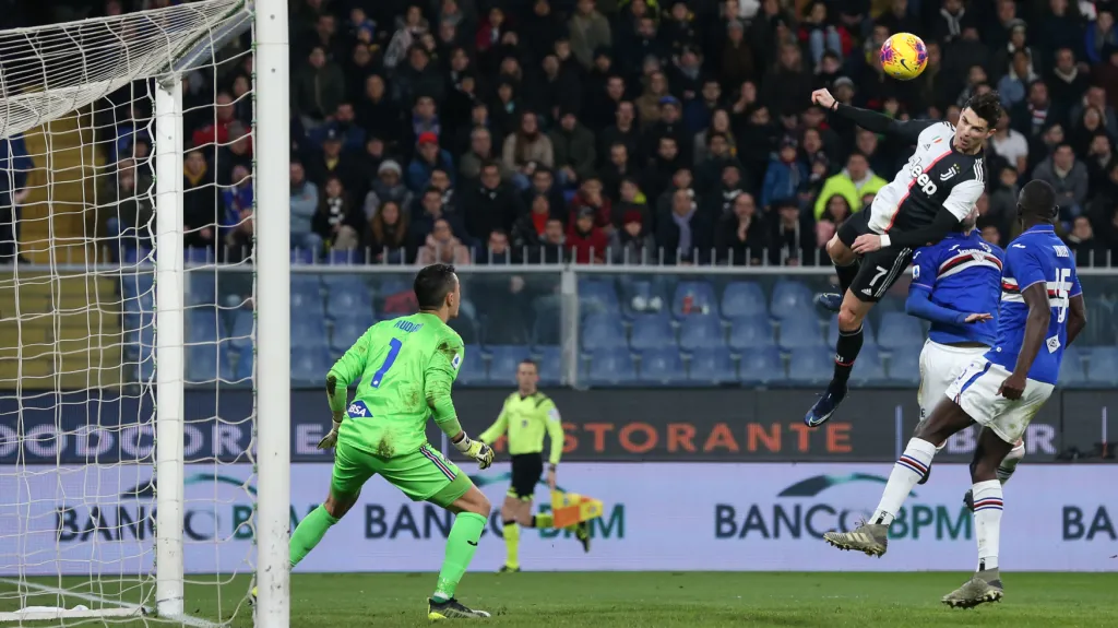 Cristiano Ronaldo a jeho obdivuhodná hlavička