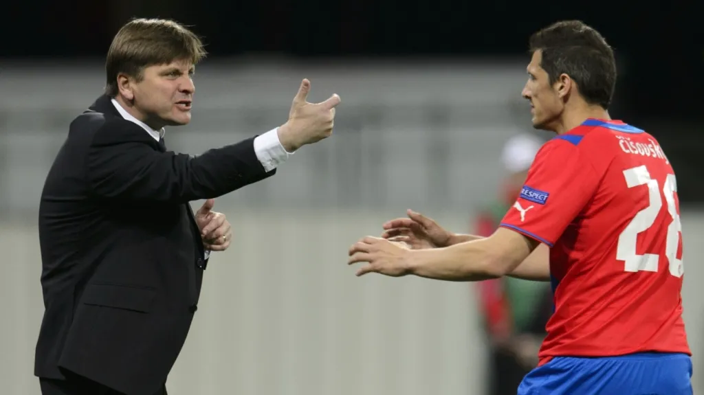 Trenér Plzně Dušan Uhrin v zápase proti Lyonu