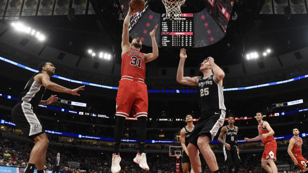 Utkání Chicago - San Antonio