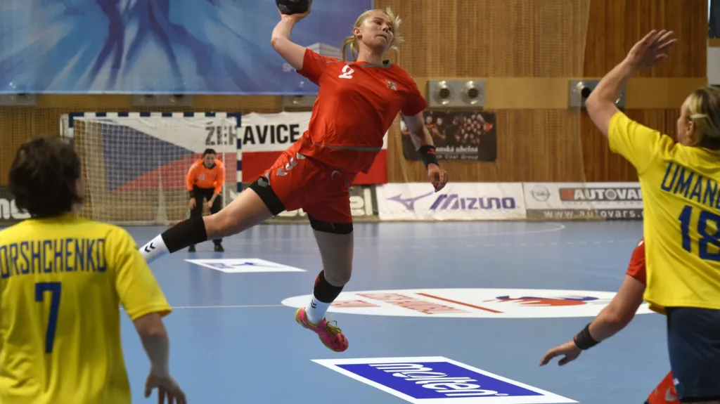 Kamila Kordovská střílí na ukrajinskou branku