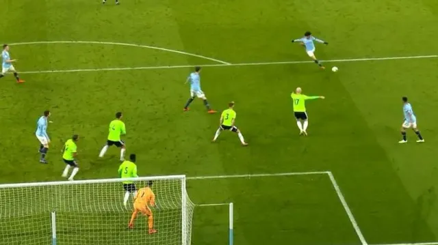 Manchester City se vrátil po výhře nad Cardiffem na první místo Premier League