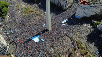 Fanoušci na náměstí v Buenos Aires