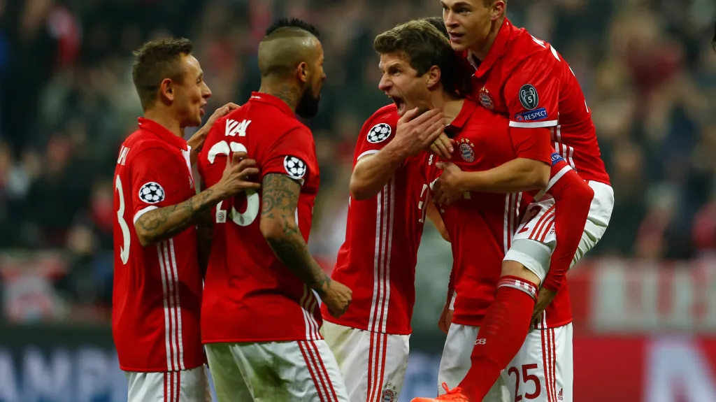 Slavící hráči Bayernu