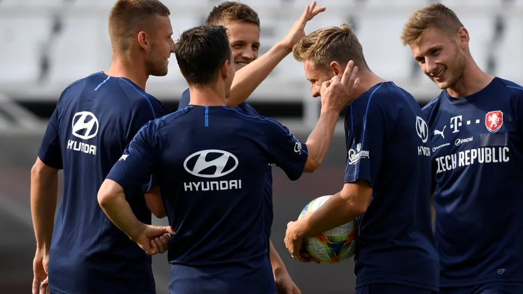 Čeští fotbalisté na tréninku