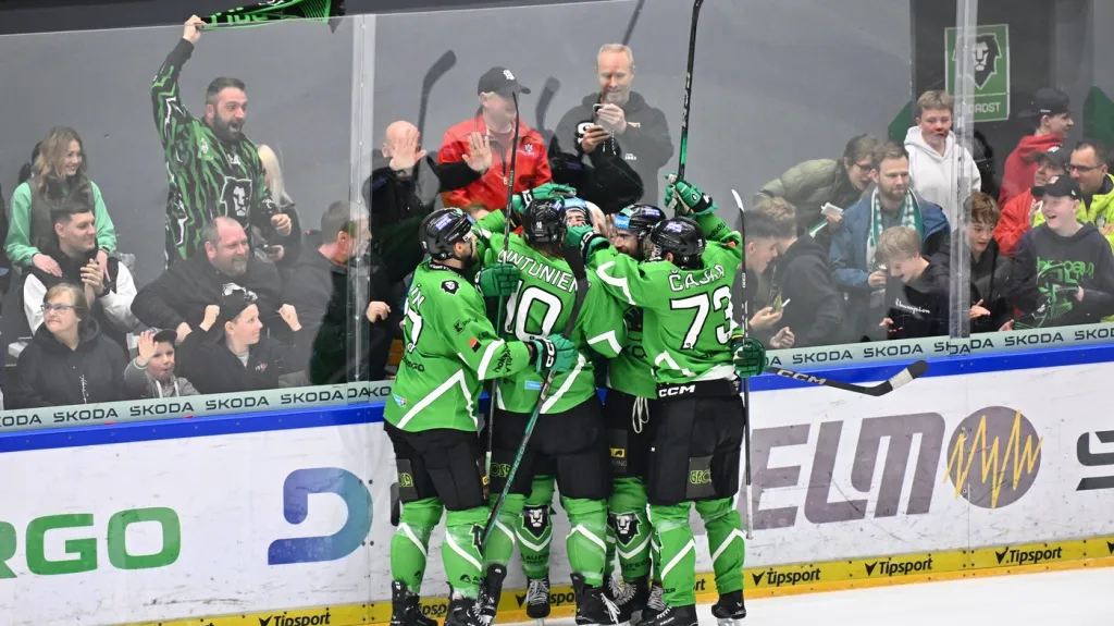 Hokejisté Mladé Boleslavi slaví