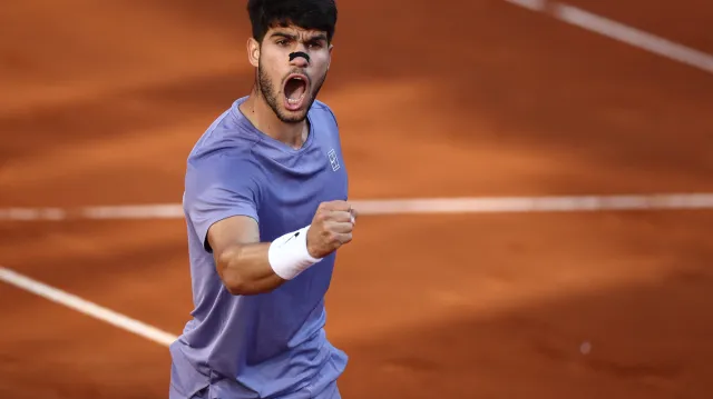 Alcaraz se v Paříži o finále utká s Musettim