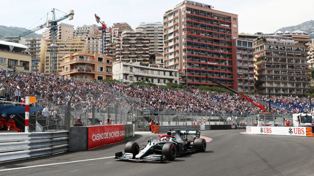 Lewis Hamilton v Monaku