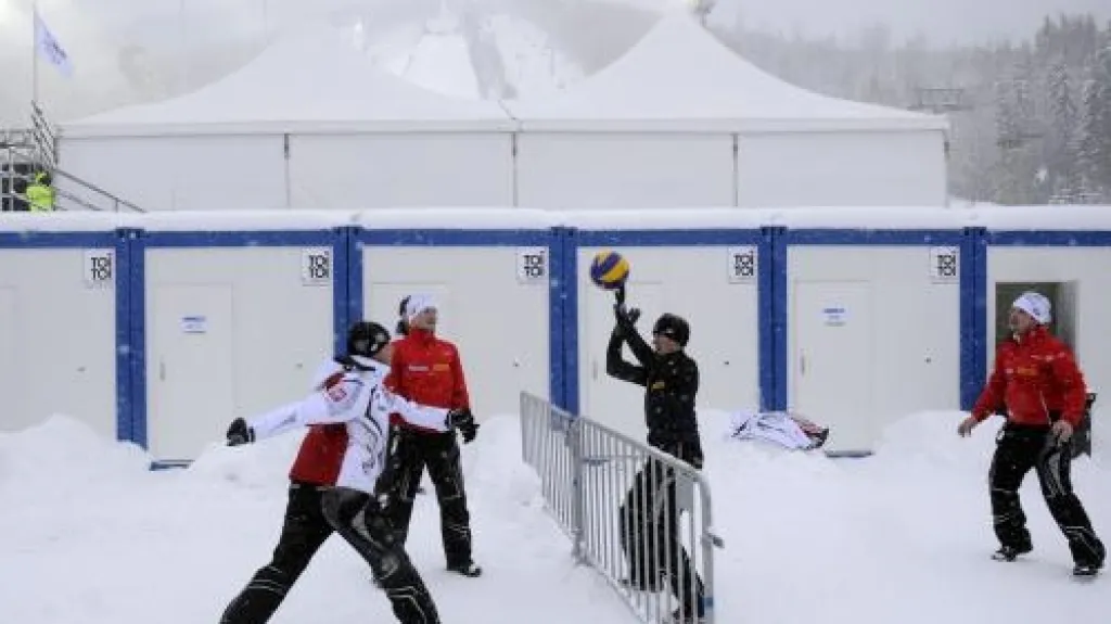 Skokané se museli zabavit jinak