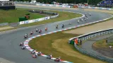 Dlouhý had v klesání na stadion v prvním kole kategorie Moto3