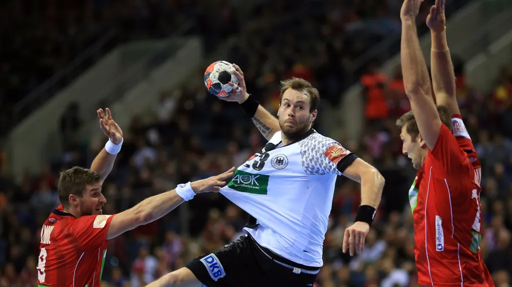 Německý házenkář Steffen Fäth v utkání s Norskem