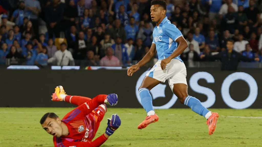 David Neres dává gól Neapole