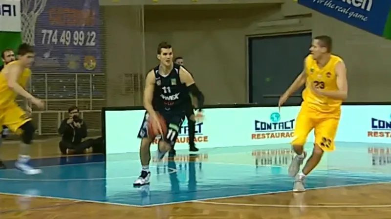 Basketbalisté Opavy porazili v lize druhý Děčín