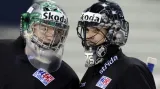 Brankáři Miroslav Kopřiva a Alexandr Salák