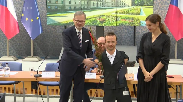Handicapovaní sportovci se setkali s premiérem Fialou