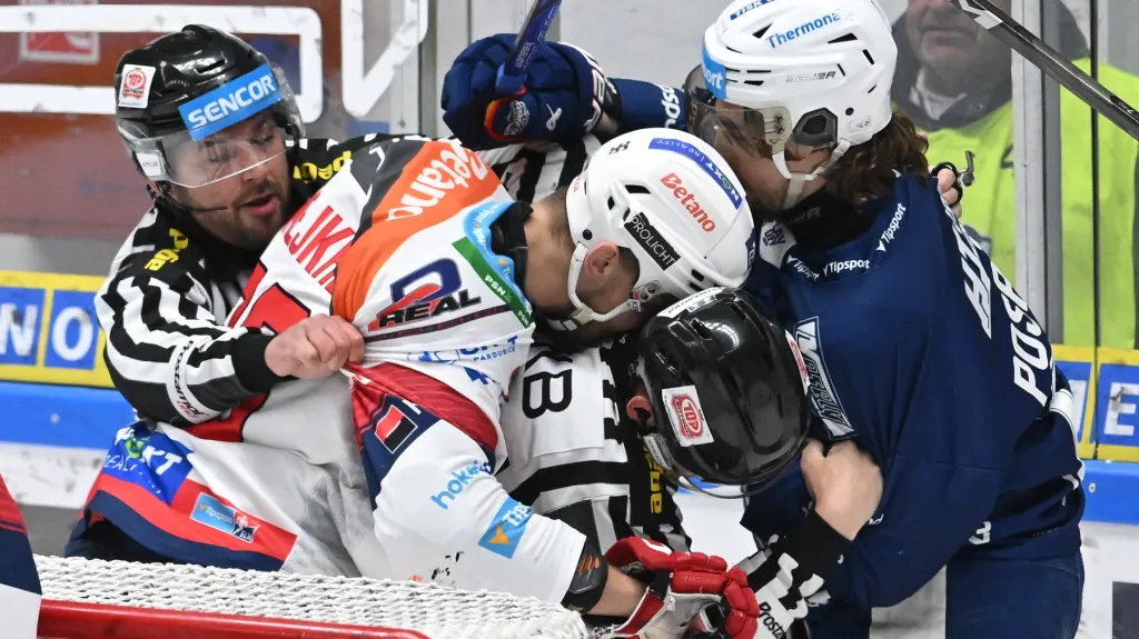 Pardubický Jiří Smejkal v potyčce s Kristiánem Pospíšilem