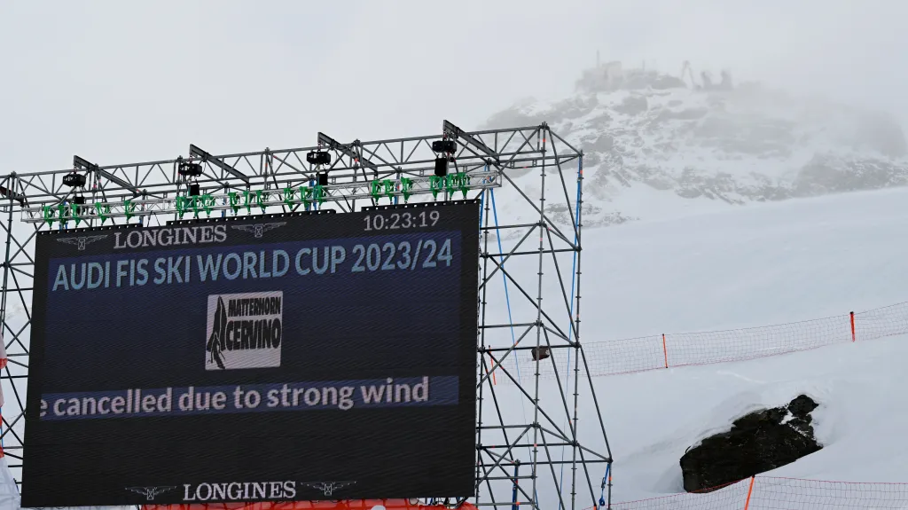 Zrušený sjezd lyžařek v Zermattu/Cervinii