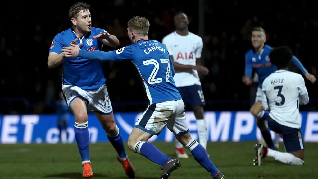 Hráči Rochdale vybojovali remízu s Tottenhamem