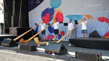 Ve fanzoně je během ženského Eura k vidění i kultura, vedro je všudypřítomné