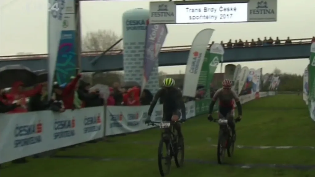 Úvodní závod seriálu Kolo pro život vyhrál Hudeček