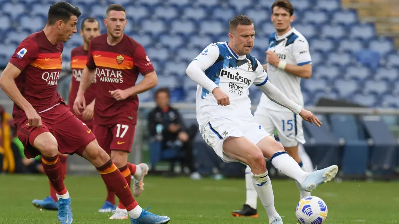 Josip Iličič z Atalanty v akci proti AS Řím