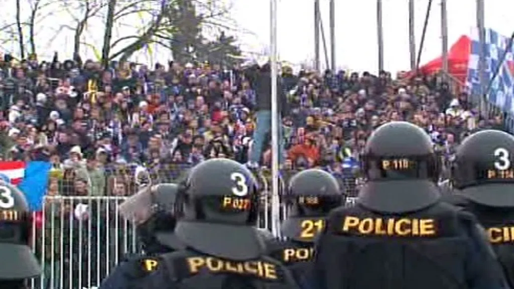 Policie na stadionech