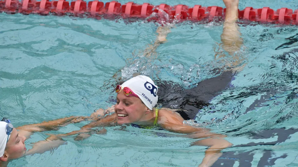 Horská má v Podolí už čtyři zlata, Weber se vrací k plavání