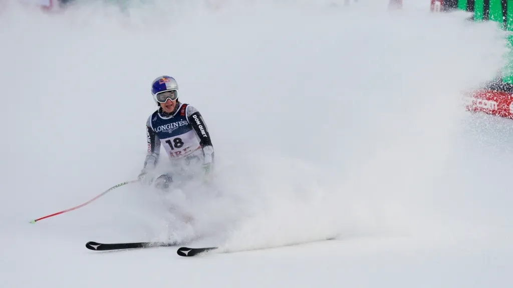 Ester Ledecká v cíli sjezdu