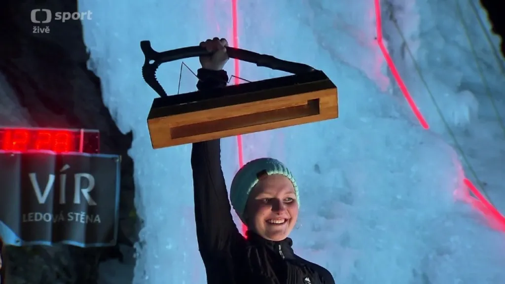 Dvořáček a Loužecká jsou nejlepší v lezení na ledu