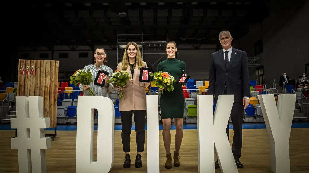 Rozloučení reprezentantek: Lenka Bartáková, Romana Hejdová, Kateřina Elhotová